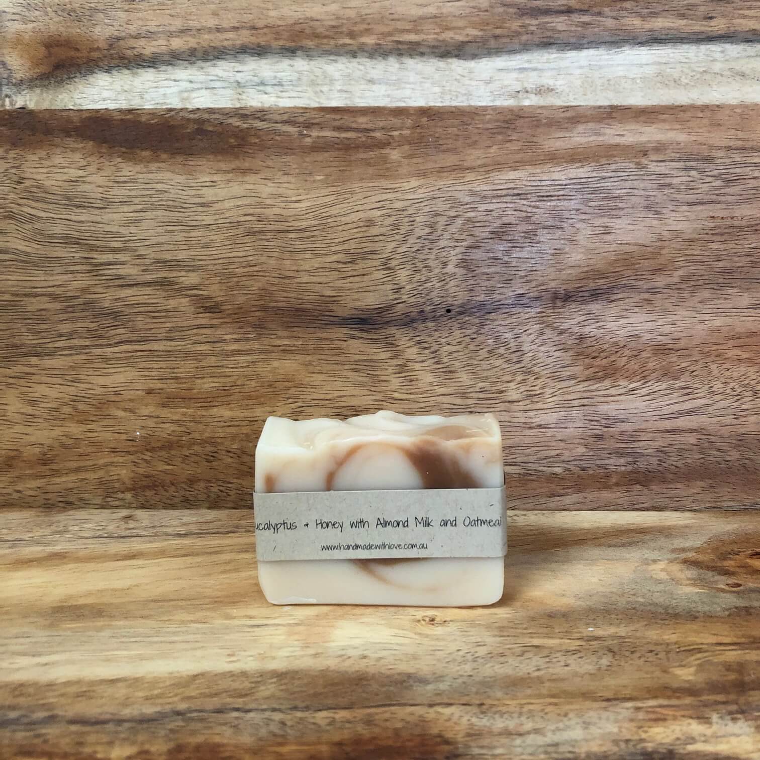 handmade soap honey, eucalyptus with oatmeal & almond milk 30-40g kitmaii